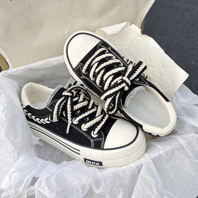 Canvas sneakers - DeFlorance™